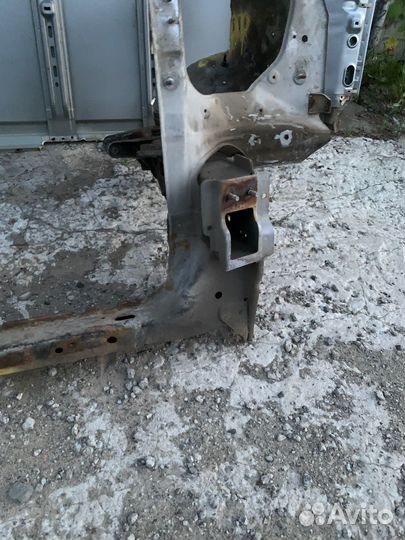 Телевизор Nissan Serena C24