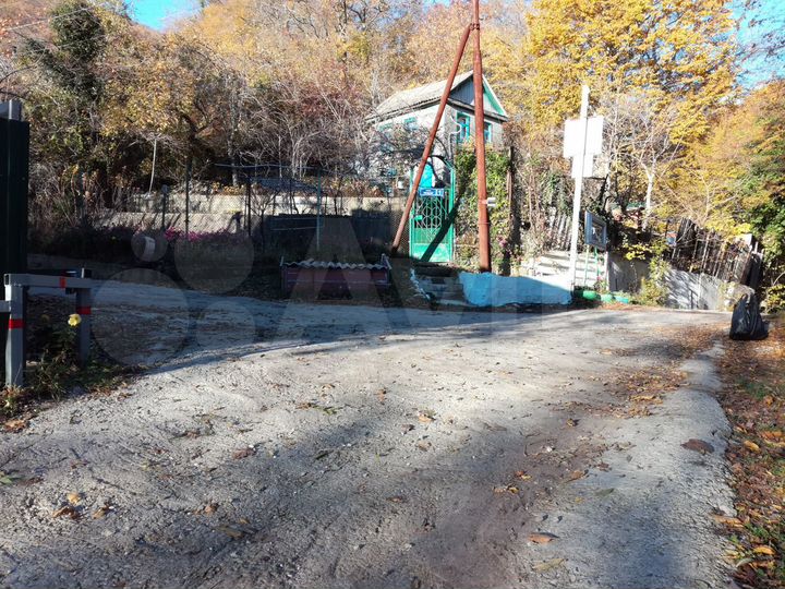 Дом 21,7 м² на участке 4 сот.