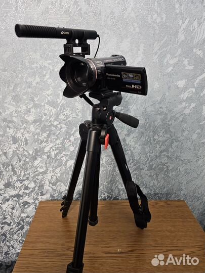 Видеокамера Panasonic HDC SD-700