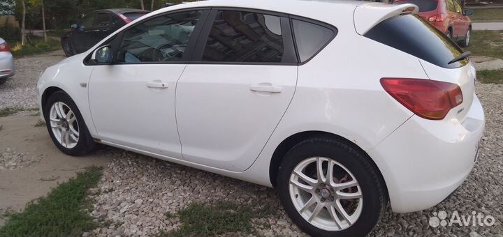 Opel Astra 1.6 МТ, 2012, 141 000 км