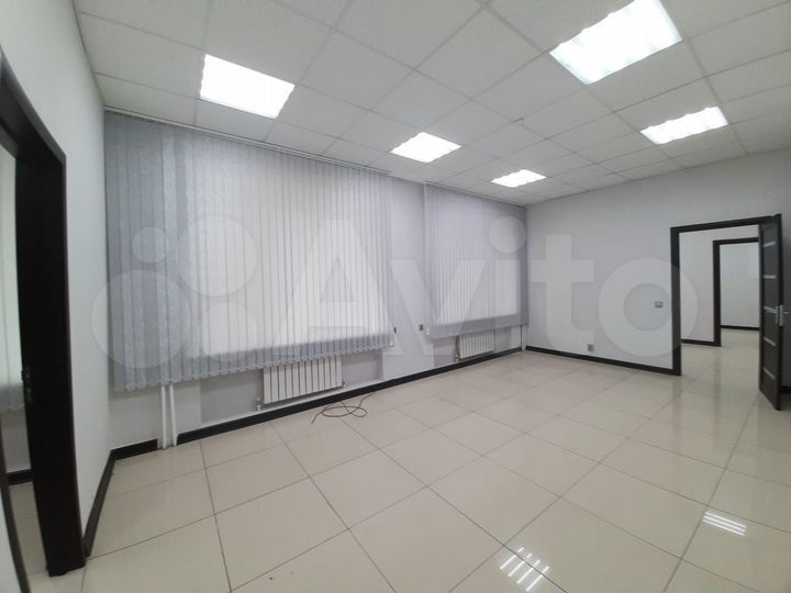 Офис, производство на 1 этаже жилого дома, 234 м²