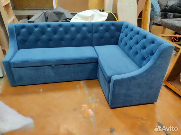 Кухонный мягкий уголок