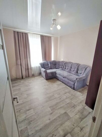 2-к. квартира, 50 м², 3/3 эт.