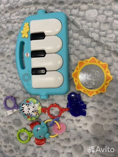 Развивающий коврик Fisher-Price с пианино