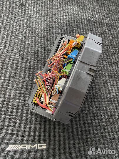 Блок предохранителей передний Mercedes w212