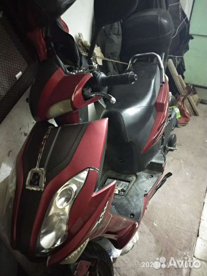 Скутер китаец 150л/с обкатку 300км прошел