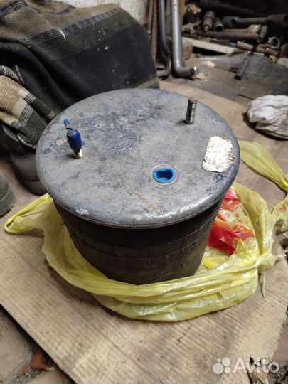 Пневмоподушка на фуру