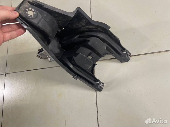 Кронштейн фары передний правый Bmw X6M E71 N63