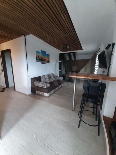 2-к. квартира, 65 м², 3/3 эт.