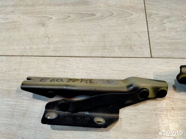 Петля капота Bmw 525I Левый Руль Пробег: 80.080