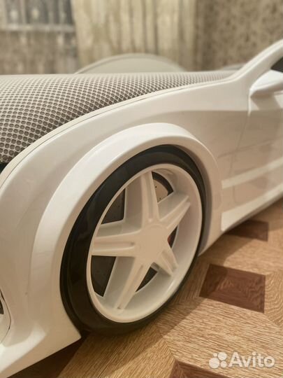 Детская кровать машинка