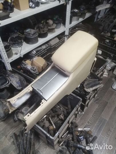 Подлокотник на subaru tribeca ez36 трибека