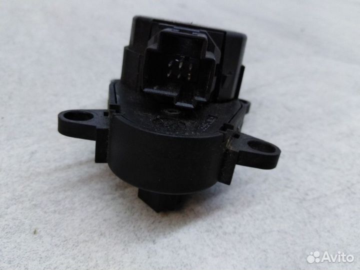 Моторчик заслонки печки