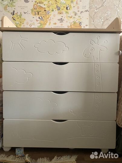 Кровать детская с матрасом и комодом