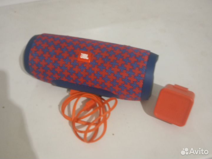 Колонка jbl charge 3