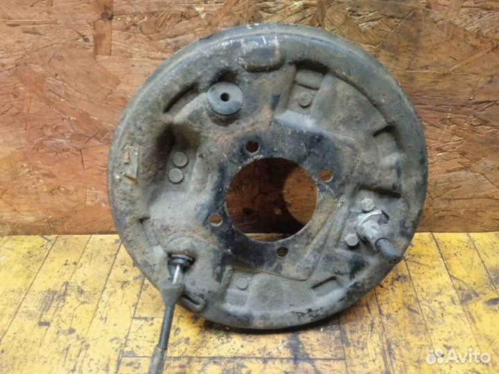 Щит опороный задний правый Ford Focus 2 1.6