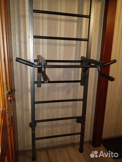 Шведская стенка с турником и брусьями