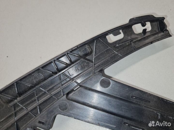 Кронштейн фары левый Haval F7 2018