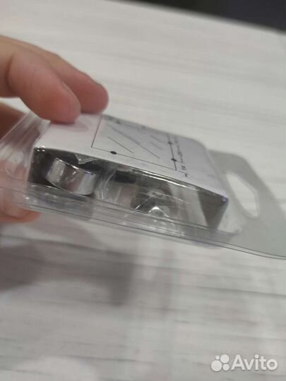 Держатель зеркала на стену