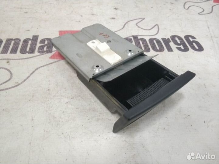 Пепельница Honda Cr-V 2 RD7 K24A 2006