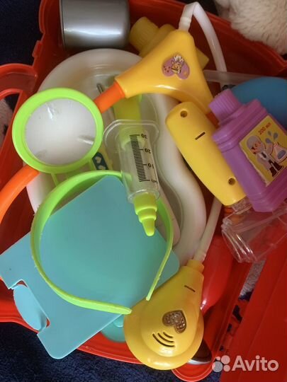 Набор доктора и другие игрушки