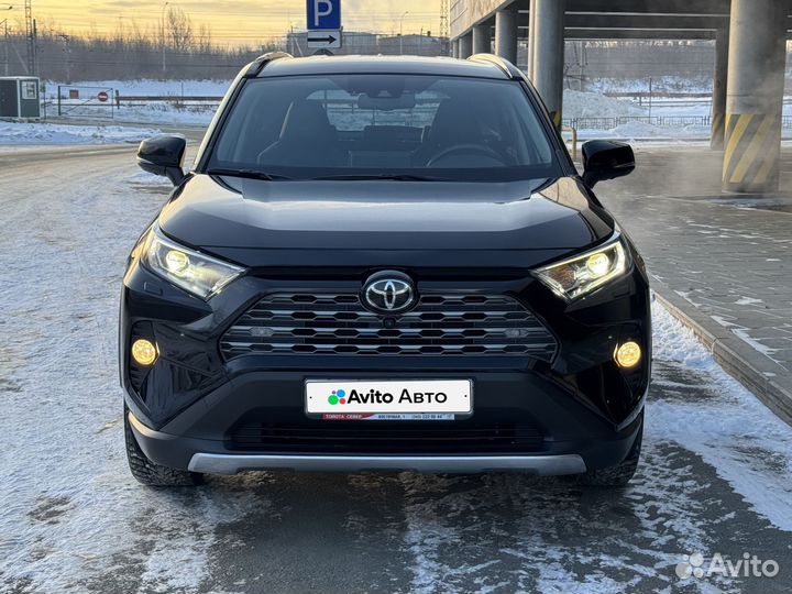 Toyota RAV4 2.5 AT, 2021, 32 000 км