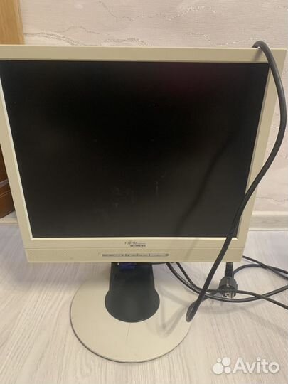 Монитор Fujitsu Siemens