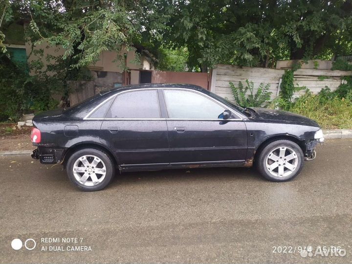 Audi A4 2.4 AT, 1999, битый, 210 000 км