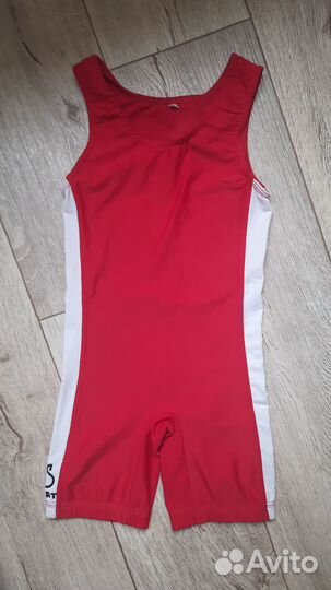 Футбольные бутсы, борцовки, и борцовское трико