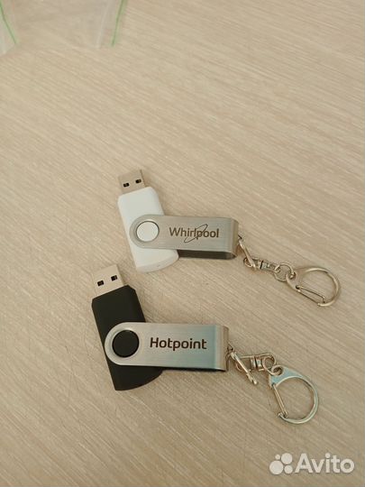 Продам usb флэш по 8 gb фирму видно на фото. Новые