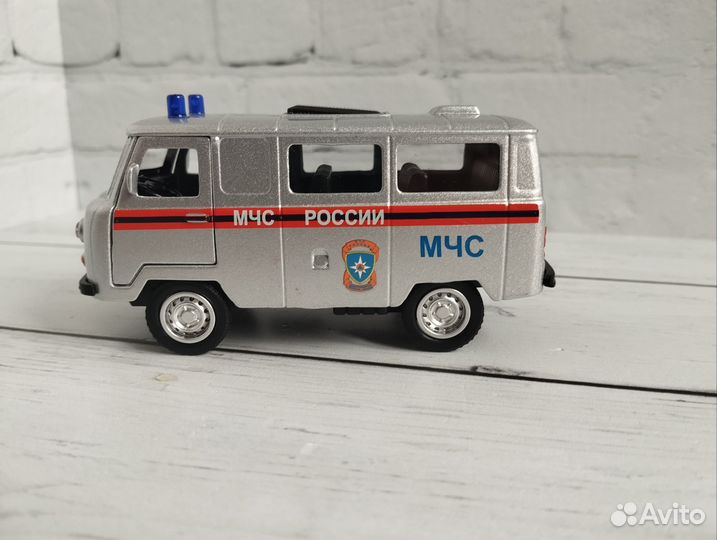 УАЗ 452 буханка мчс металлическая машинка