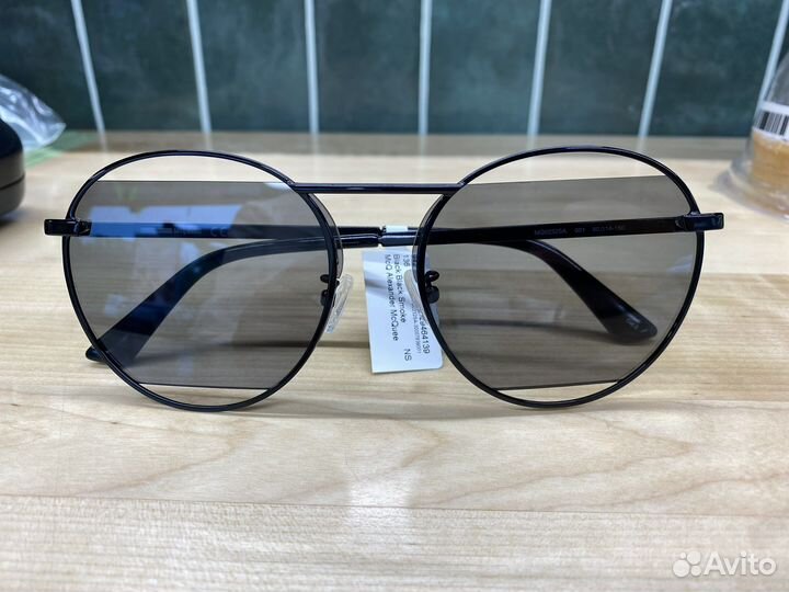 Очки солнцезащитные Alexander MCQueen