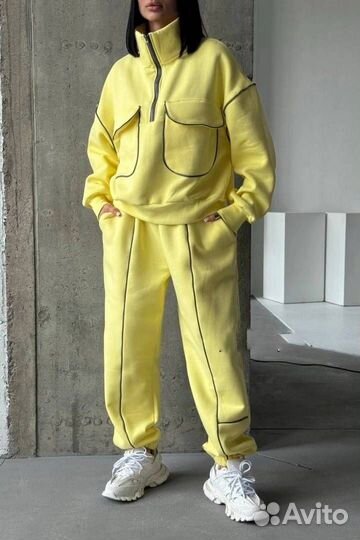 Костюм яркий