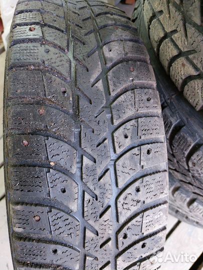 Bridgestone Ice Cruiser 5000 215/70 R16