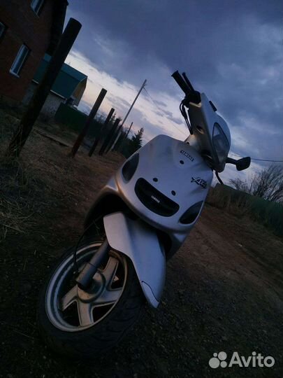 Yamaha grand axis 100