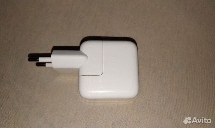 Зарядное устройство на iPhone оригинал