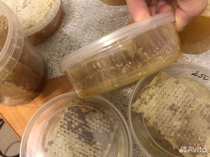 Свежий мед и соты 2023года