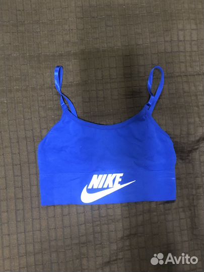 Одежда с шейн