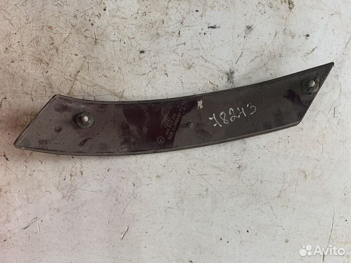 Молдинг кузова Ауди V8