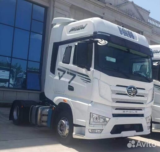 Седельный тягач FAW J7 4x2