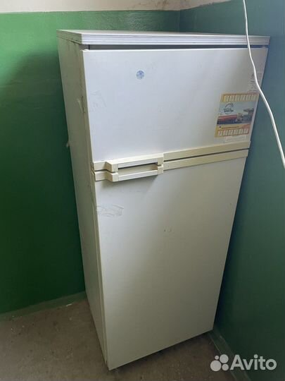Холодильник Атлант бу в рабочем состоянии