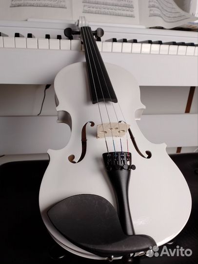Новый скрипичный комплект 3/4 белый
