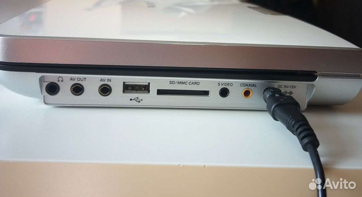 Портативный видеопроигрыватель