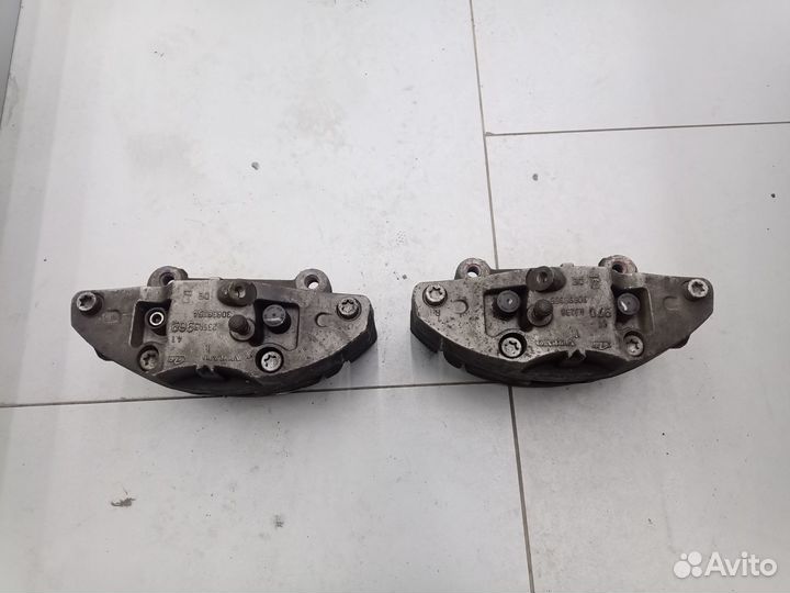 Суппорта тормозные передние Volvo XC90