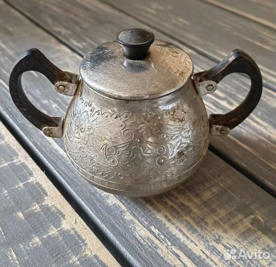 Мельхиоровая сахарница