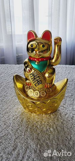 Статуэтка кошка