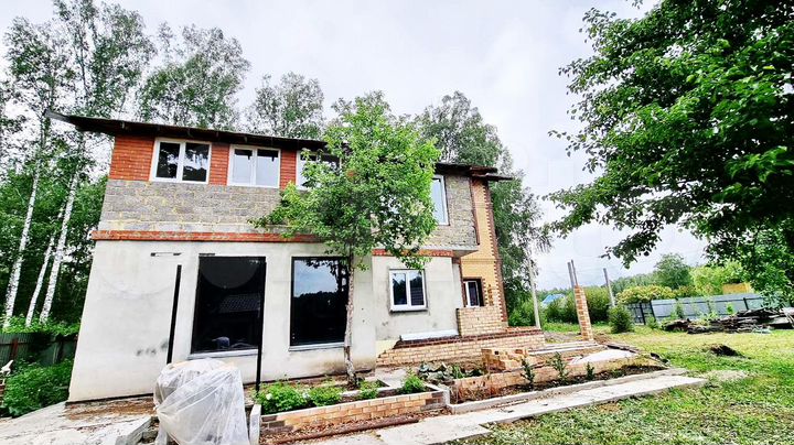 Коттедж 680 м² на участке 25 сот.