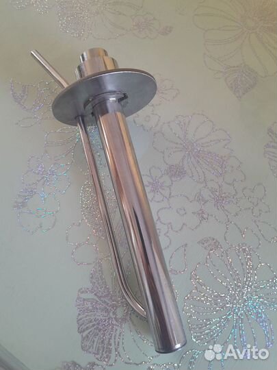 Попугай на банку