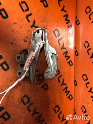 Петля капота Toyota Noah CR50 3C-TE