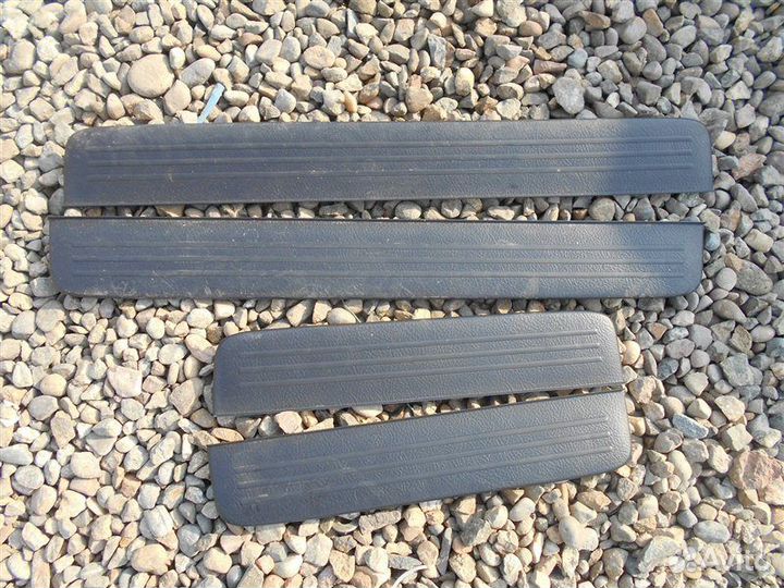 Порожек пластиковый Toyota Allion ZZT240 1ZZ-FE